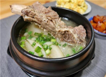 牛筒骨高湯的做法 牛筒骨高湯的做法